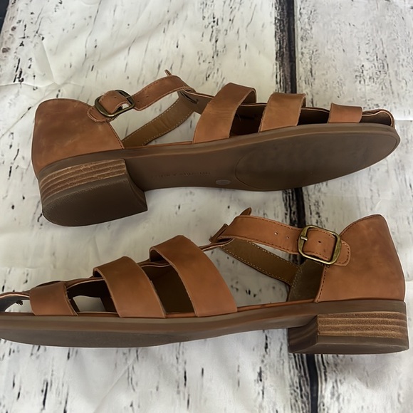 Lucky Brand Huaraches - Picture 2 of 3